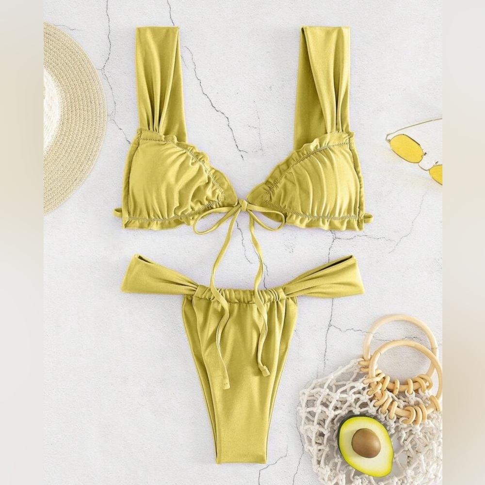 Solid Color Bikini Set With Halter Neck & Frill Trim Bottom For Women